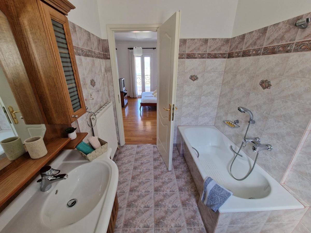 Villa Liana : Luxury Villa With Fantastic Sea View, Near Airport Pórto Ráfti Exterior foto